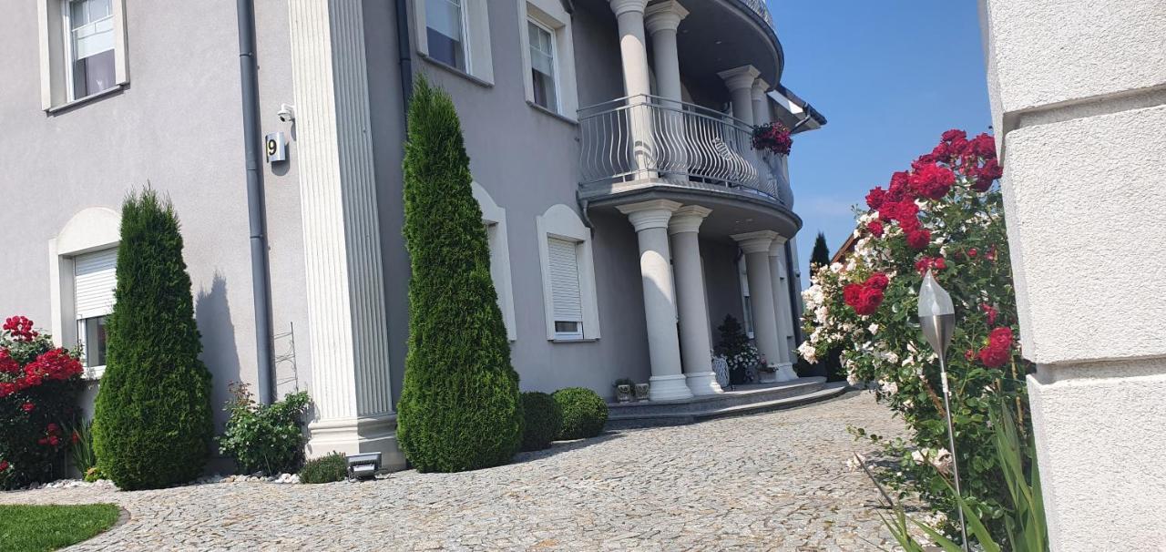 Villa Taan Royal Rewal Exterior photo