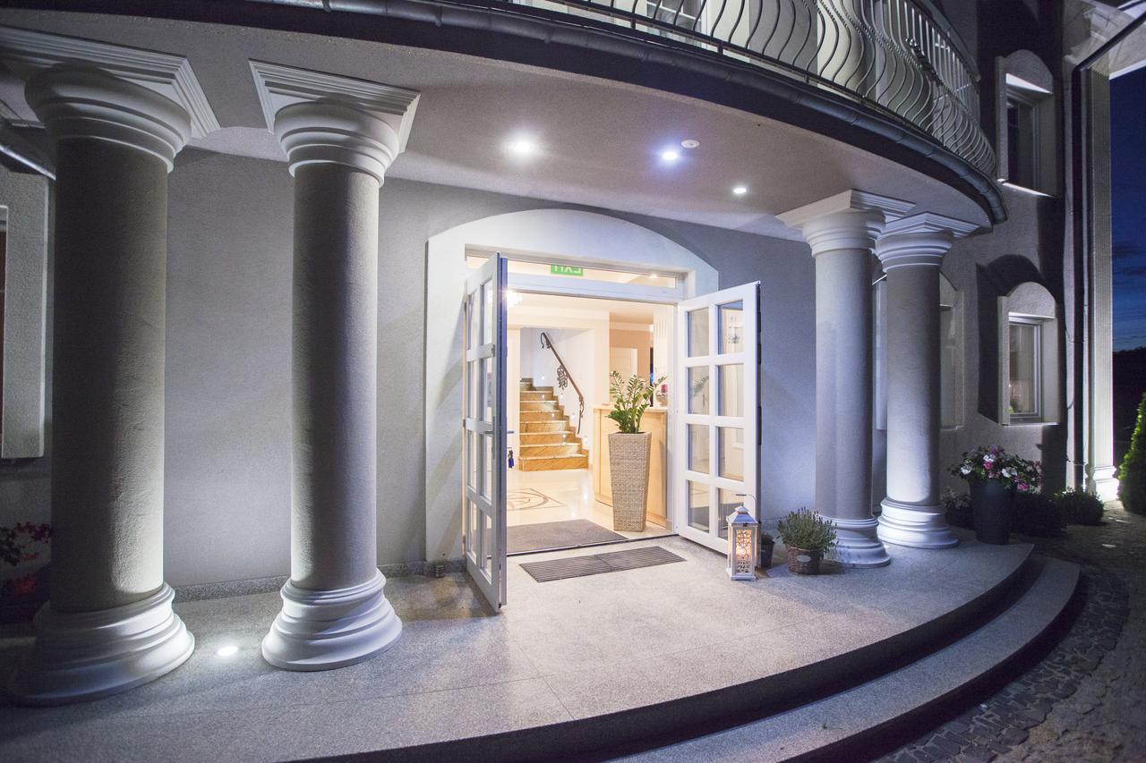 Villa Taan Royal Rewal Exterior photo